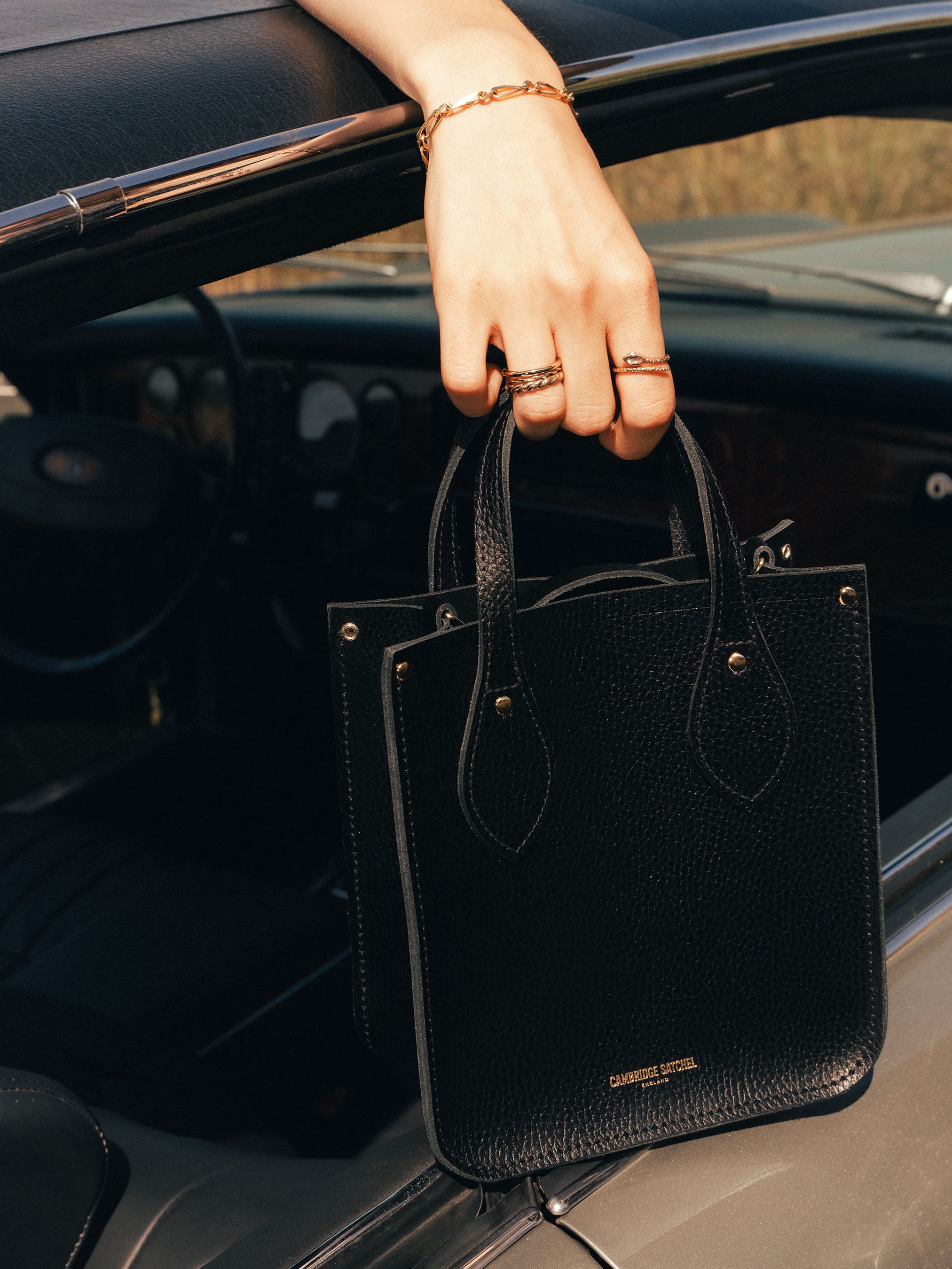 【準新品】CAMBRIDGE SATCHEL 15インチ Black Leather Briefcase - Black | Cambridge Satchel