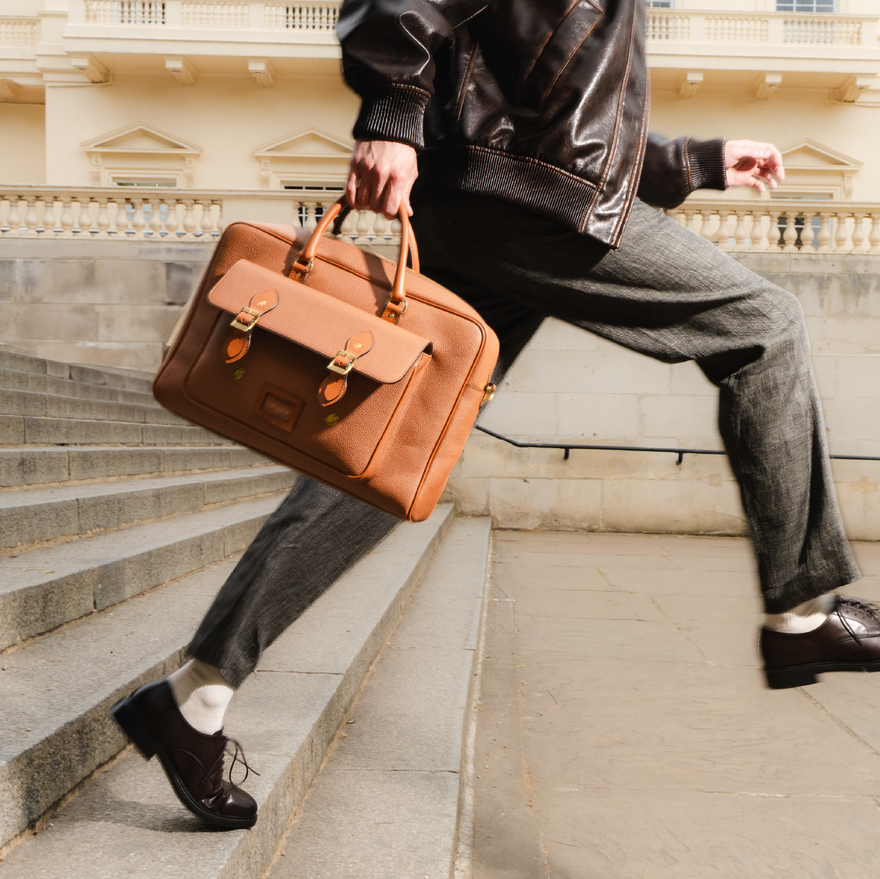 Vivienne Westwood x The Cambridge Satchel Co. - The Iconic Squiggle Sa Vivienne Westwood x The Cambridge Satchel Co. - The Iconic Squiggle Sa